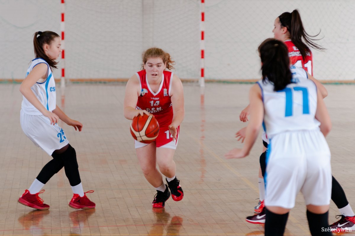 &bullet;  Fotó: Gábos Albin