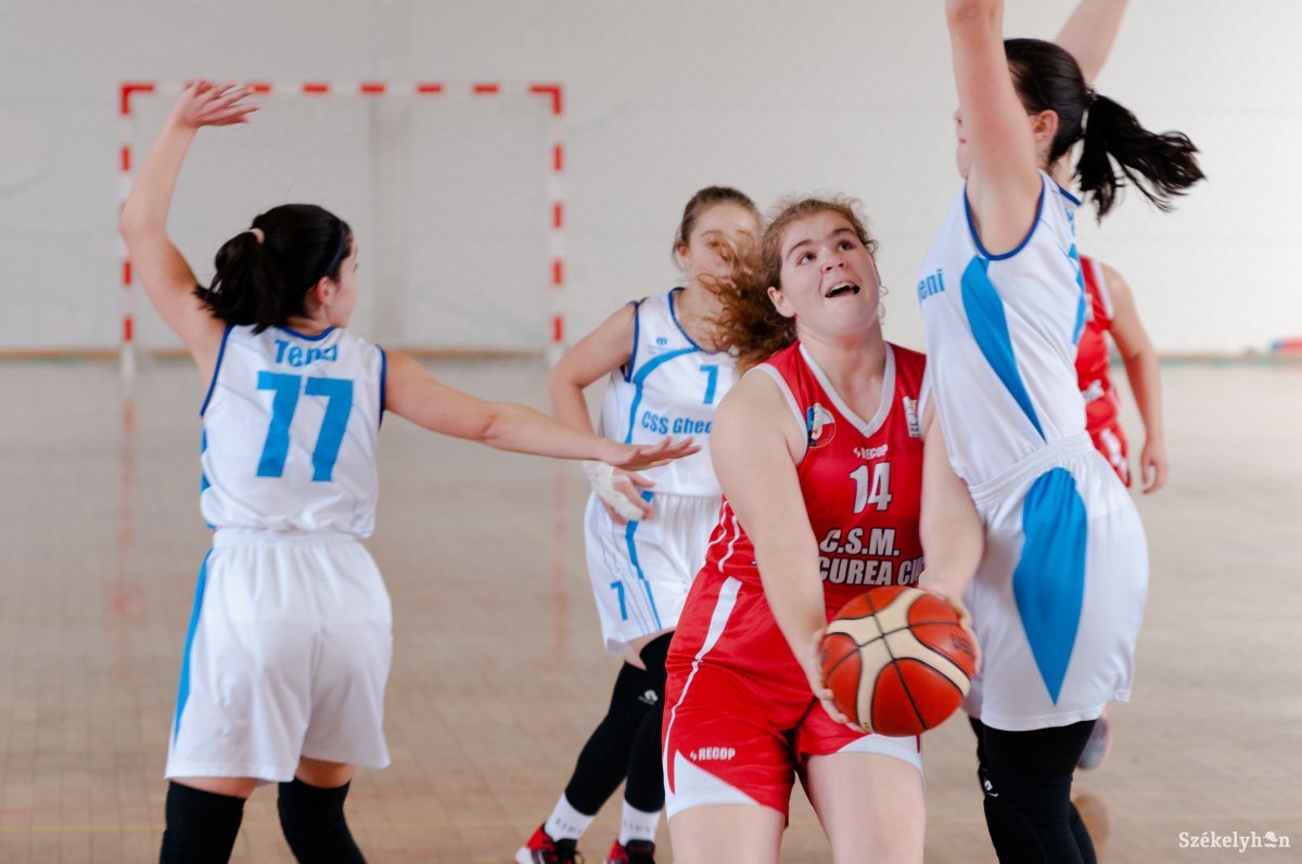 &bullet;  Fotó: Gábos Albin