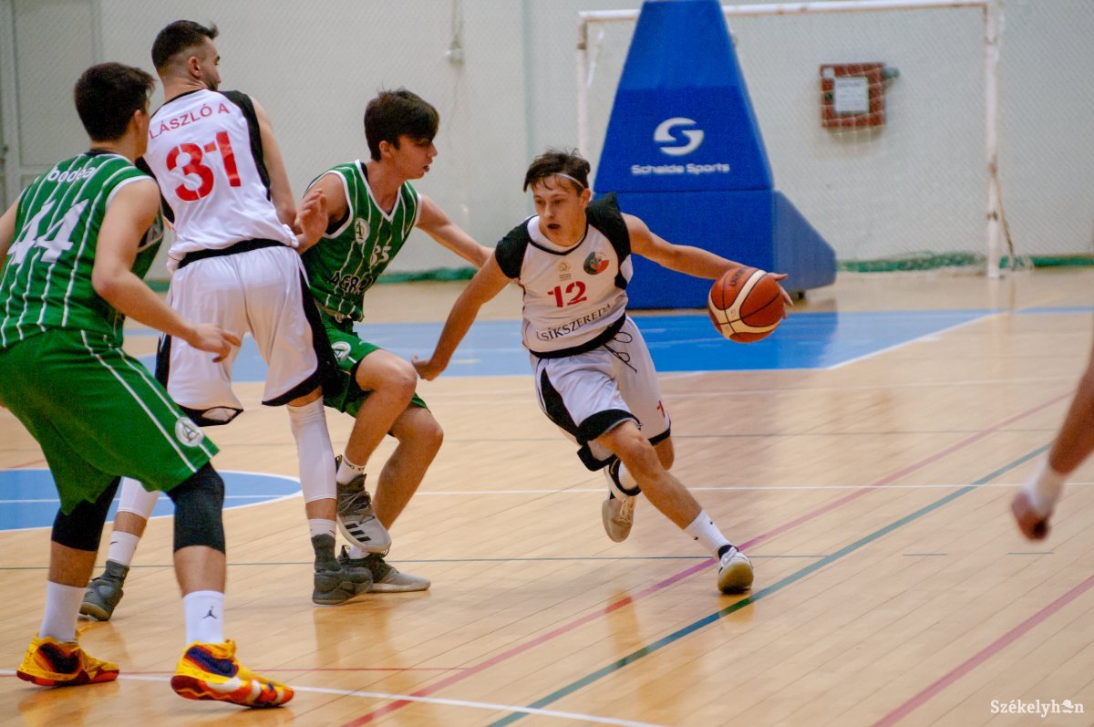 &bullet;  Fotó: Gábos Albin