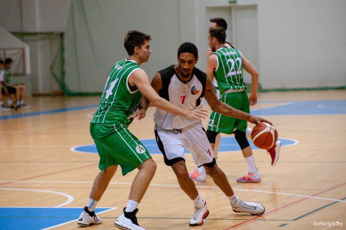 &bullet;  Fotó: Gábos Albin