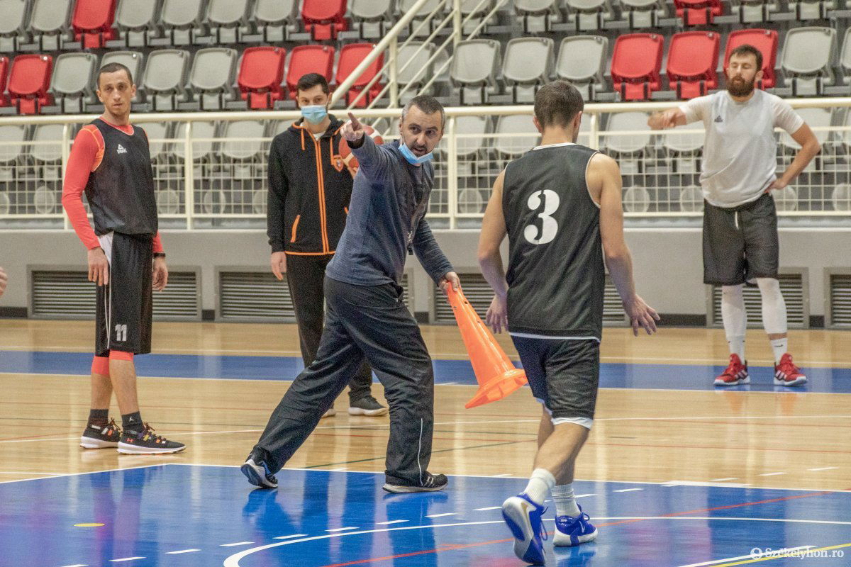 &bullet;  Fotó: Pinti Attila