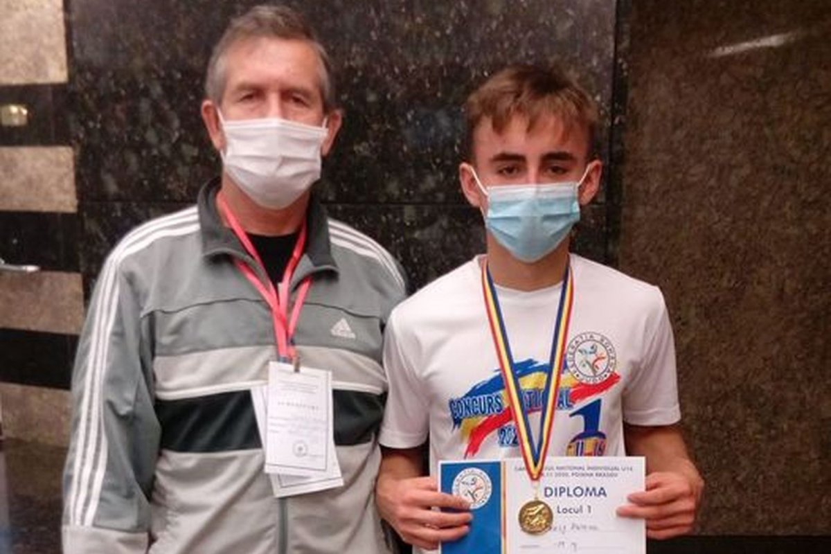 Dániel Albert edző és a bajnok, Székely Botond •  Fotó: Csíkszeredai ISK