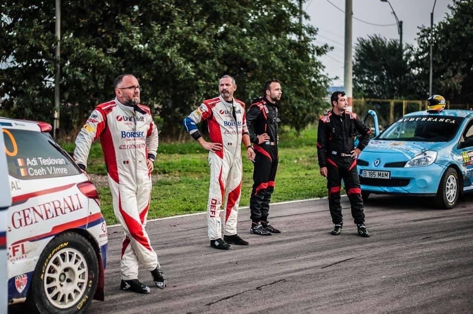 Balról jobbra: Adrian Teslovan, Cseh Vajk Imre és géposztálybeli vetélytársaik, Mihai Manole és Marc Bancă •  Fotó: Mihai Stetcu/ Szabó Attila