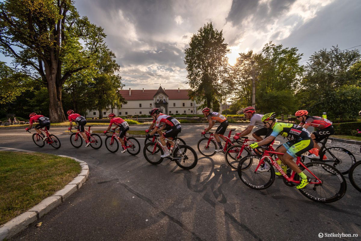 &bullet;  Fotó: Pinti Attila