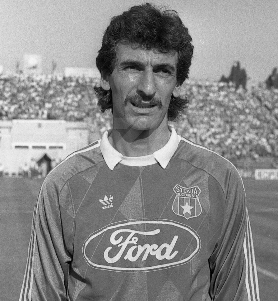 Silviu Lung a Steaua mezében •  Fotó: U Craiova