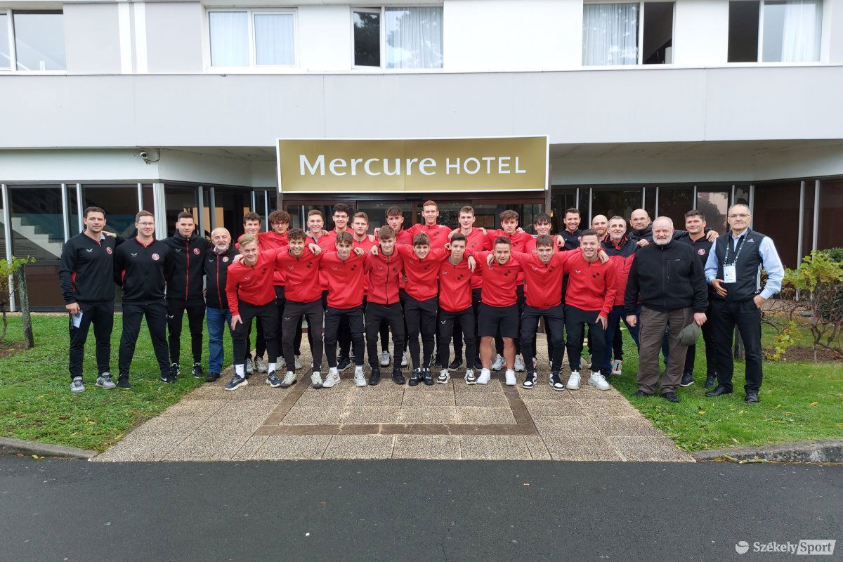 Az FK Csíkszereda képviselete Angers-ben •  Fotó: Rédai Attila