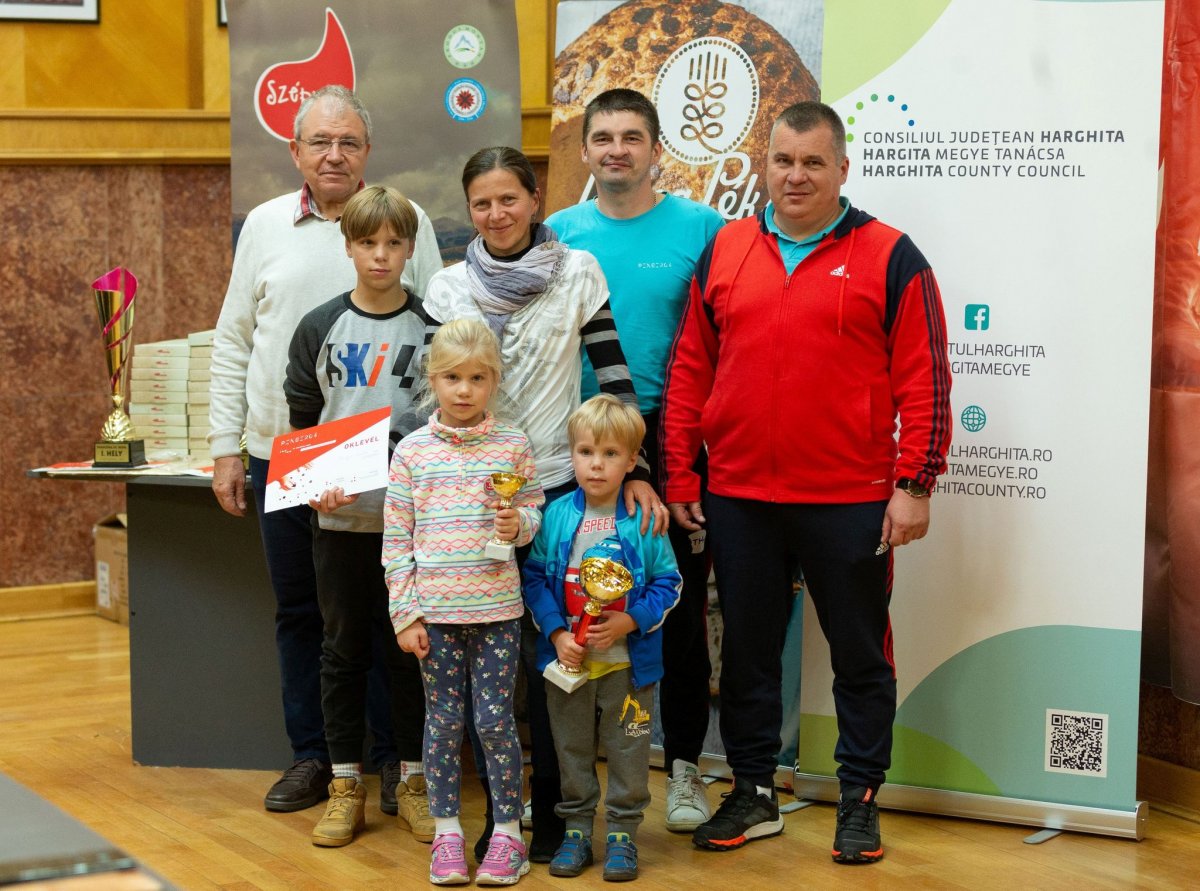 Az ötgyerekes Brügger család különdíjat kapott &bullet;  Fotó: Biró Zoltán