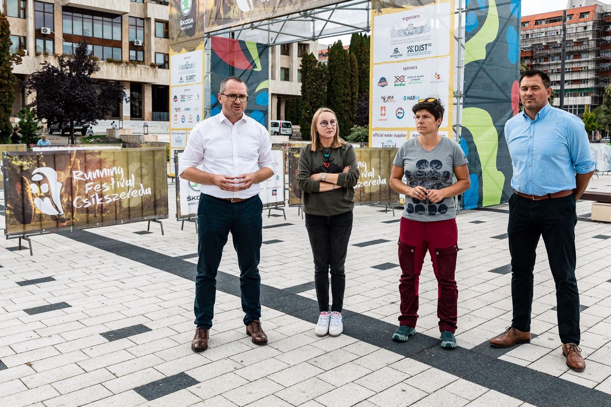 Az esemény házigazdái •  Fotó: Halmágyi Zsolt