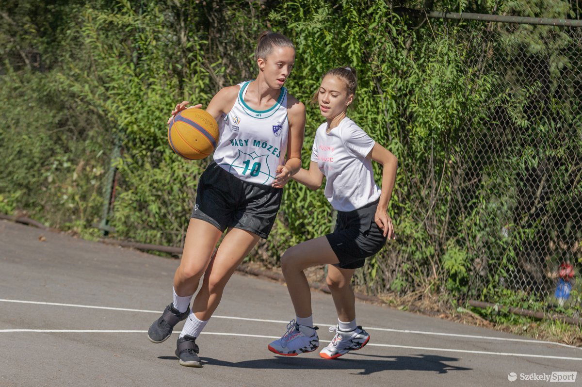 &bullet;  Fotó: Pinti Attila