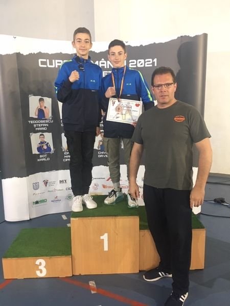 &bullet;  Fotó: Forrás: Bene Regaz