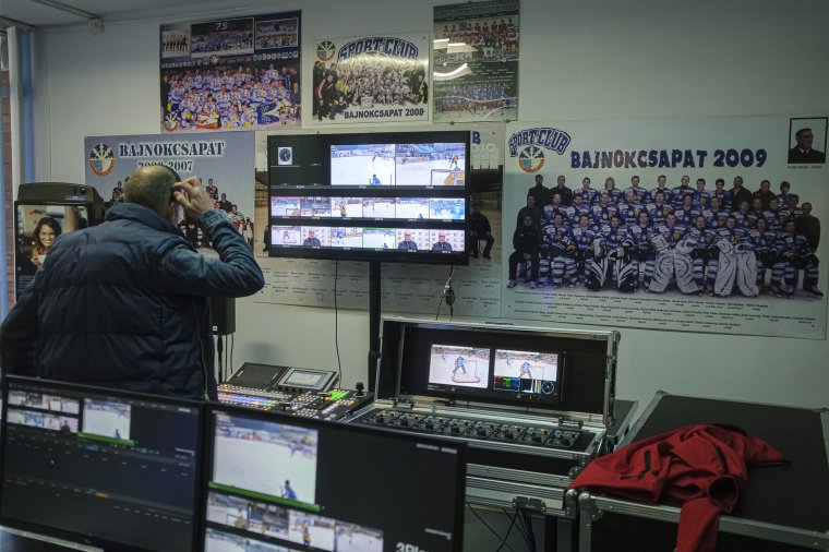 Ahogyan képernyőre kerül a meccs: igazi csapatmunka a sportközvetítés