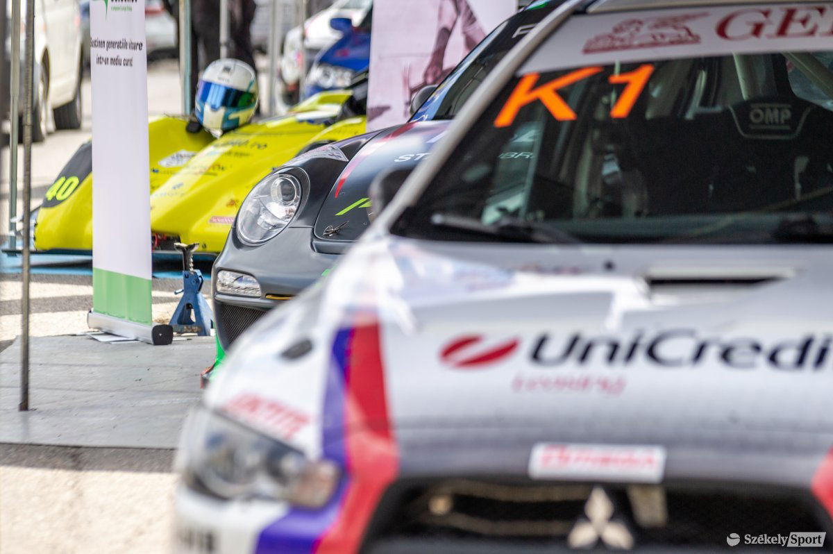 &bullet;  Fotó: Pinti Attila