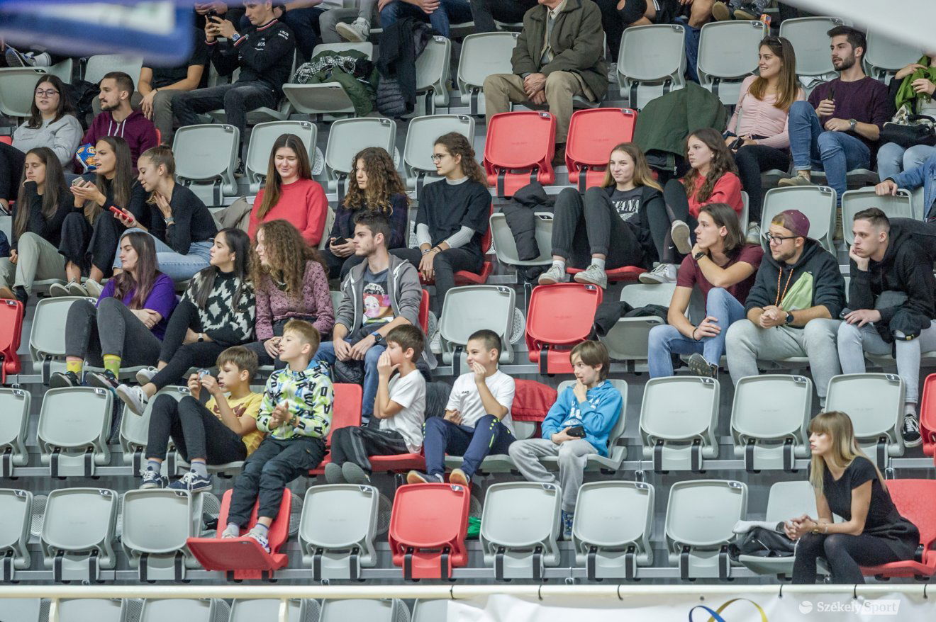 &bullet;  Fotó: Pinti Attila