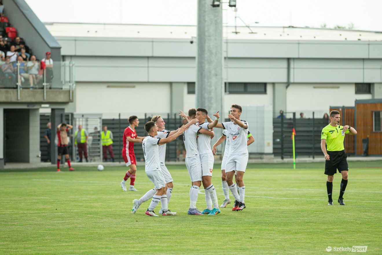 •  Fotó: Erdély Bálint Előd