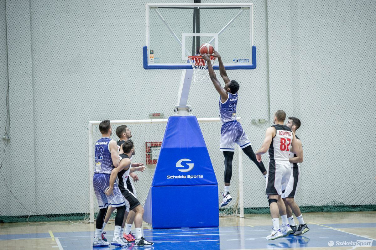 •  Fotó: Pinti Attila