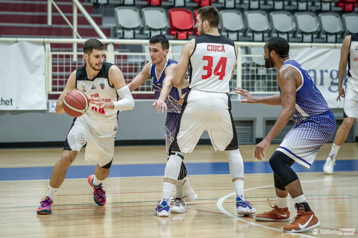 •  Fotó: Pinti Attila