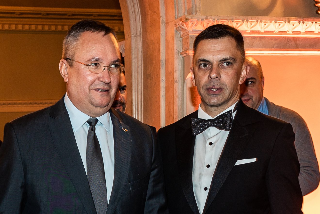 Nicolae Ciucă miniszterelnök és Novák Károly Eduárd sportminiszter. Novák rendet szeretne tenni a hokiszövetségnél •  Fotó: Halmágyi Zsolt