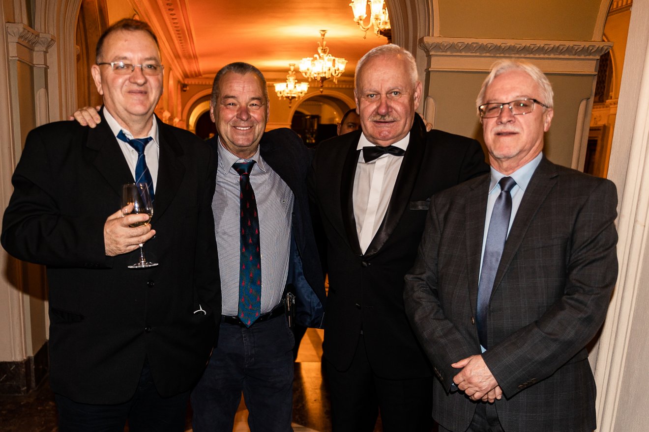 Balról jobbra: Dobos László, Halmágyi Zsolt, Péter László és Csinta Samu • Fotó: Halmágyi Zsolt