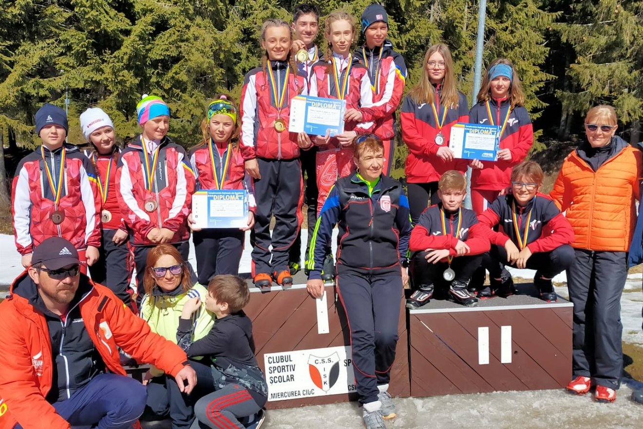 Dobogón az U13-as korosztály legjobb váltói. Jobbról a Csíkszeredai ISK •  Fotó: Forrás: Csíkszeredai ISK