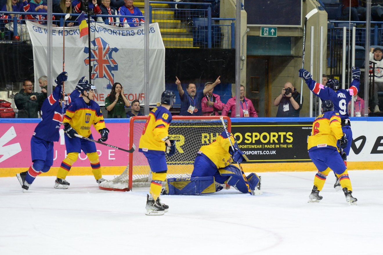 •  Fotó: Forrás: icehockeyuk.co.uk