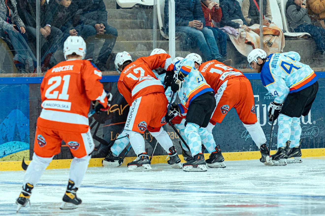 •  Fotó: World Cup of University Hockey/ Gidófalvi Róbert