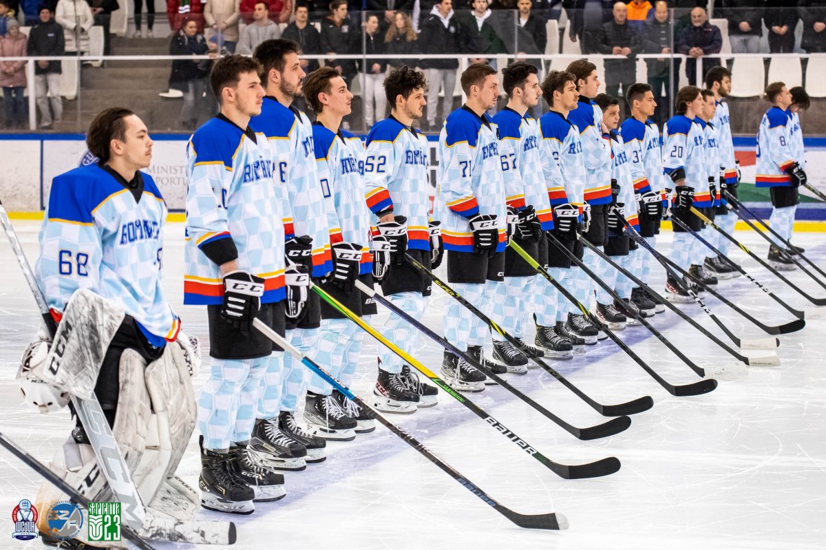 &bullet;  Fotó: Forrás: World Cup of University Hockey/  Tămîrjan Robert