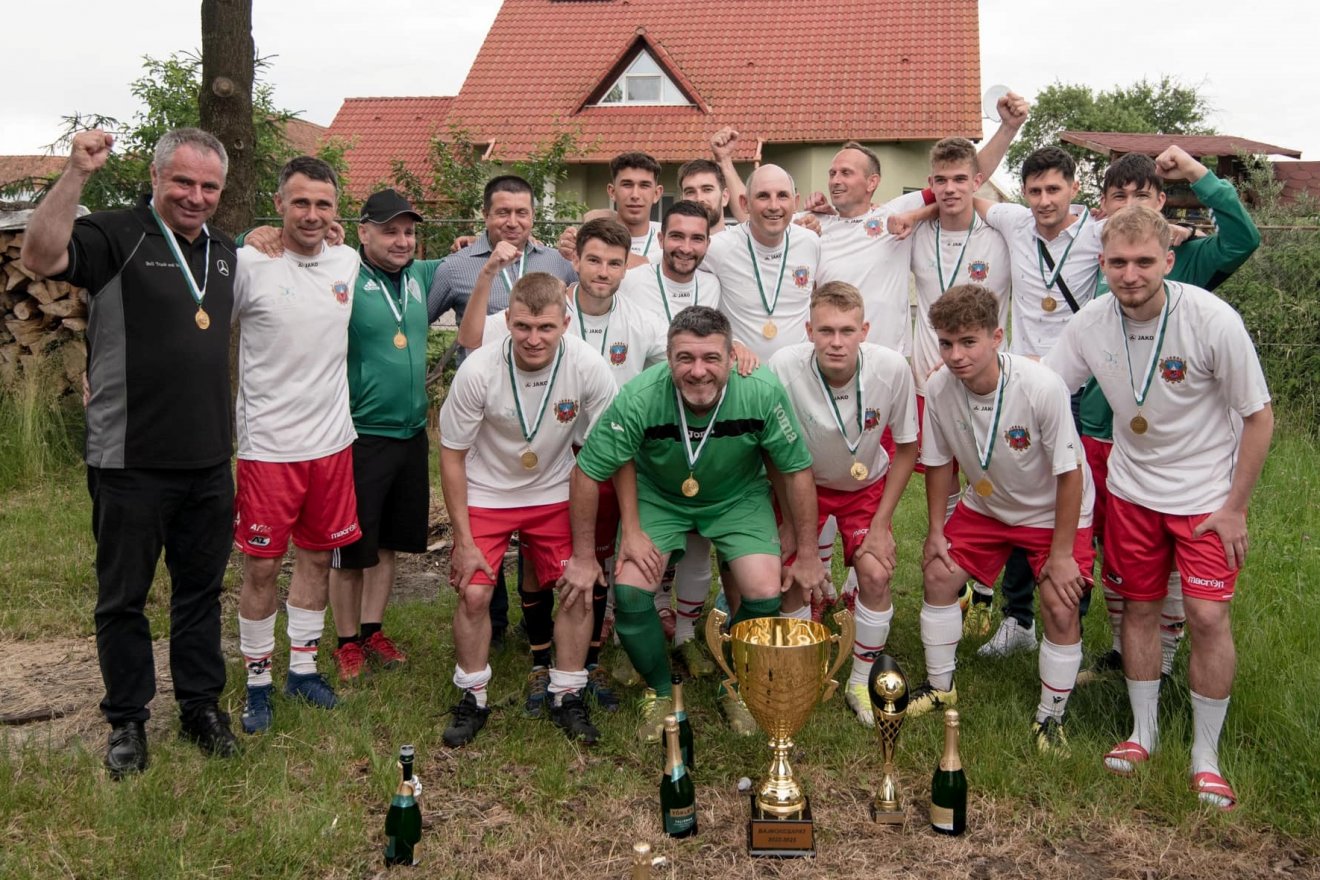 Kovászna megye 4. ligás bajnokcsapata, a Bardóci Prima •  Fotó: Forrás: facebook/Bardóci Prima