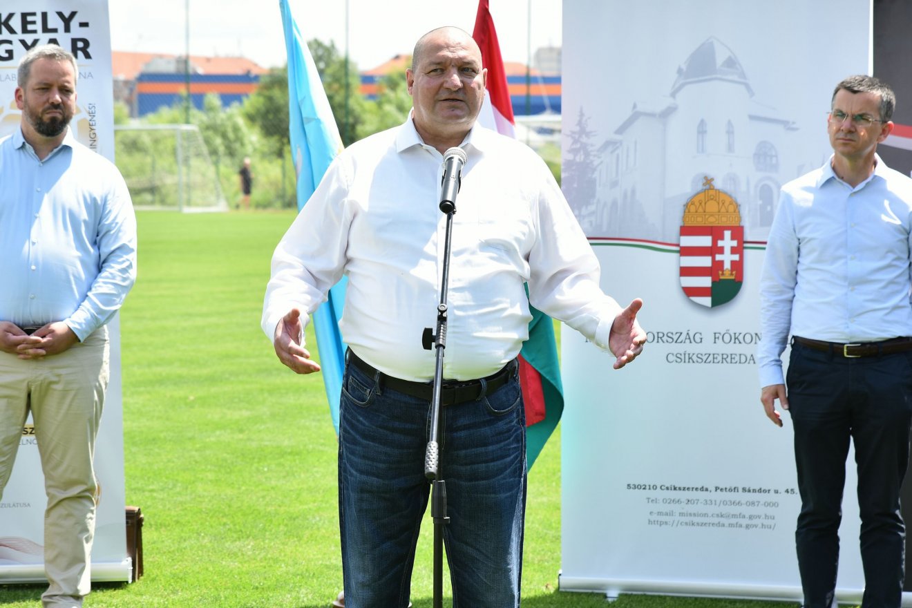 Németh Szilárd kormánybiztos, országgyűlési képviselő •  Fotó: FK Csíkszereda/Pál Zoltán