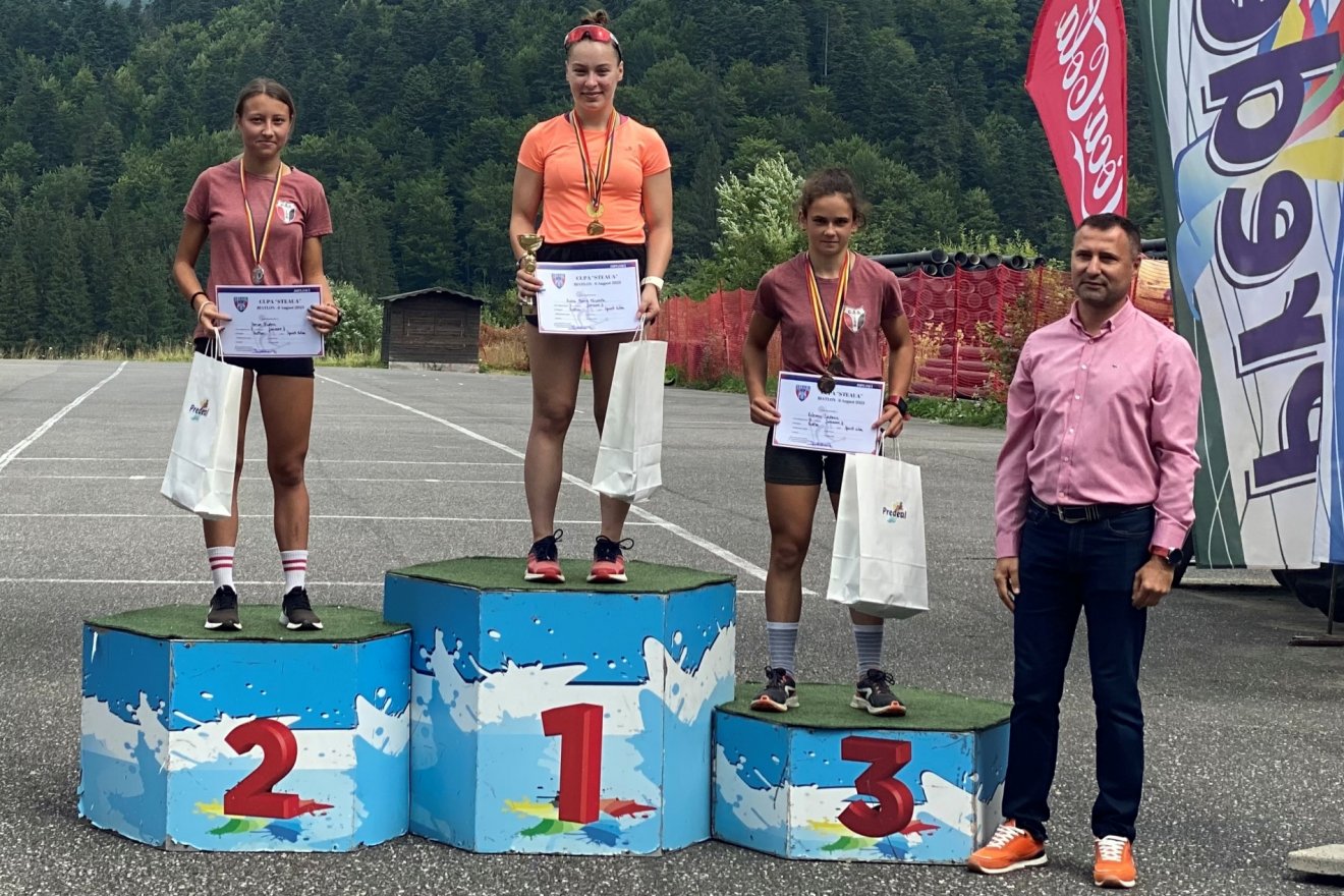 Becze Eszter (balról) második, Kelemen Szódnia (jobbról) harmadik •  Fotó: Márton Szilárd