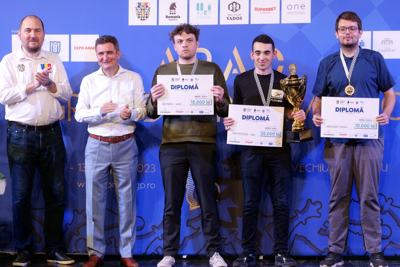 Az aradi sakk GP nyílt versenyének dobogósai (jobbról) •  Fotó: Biró Zoltán