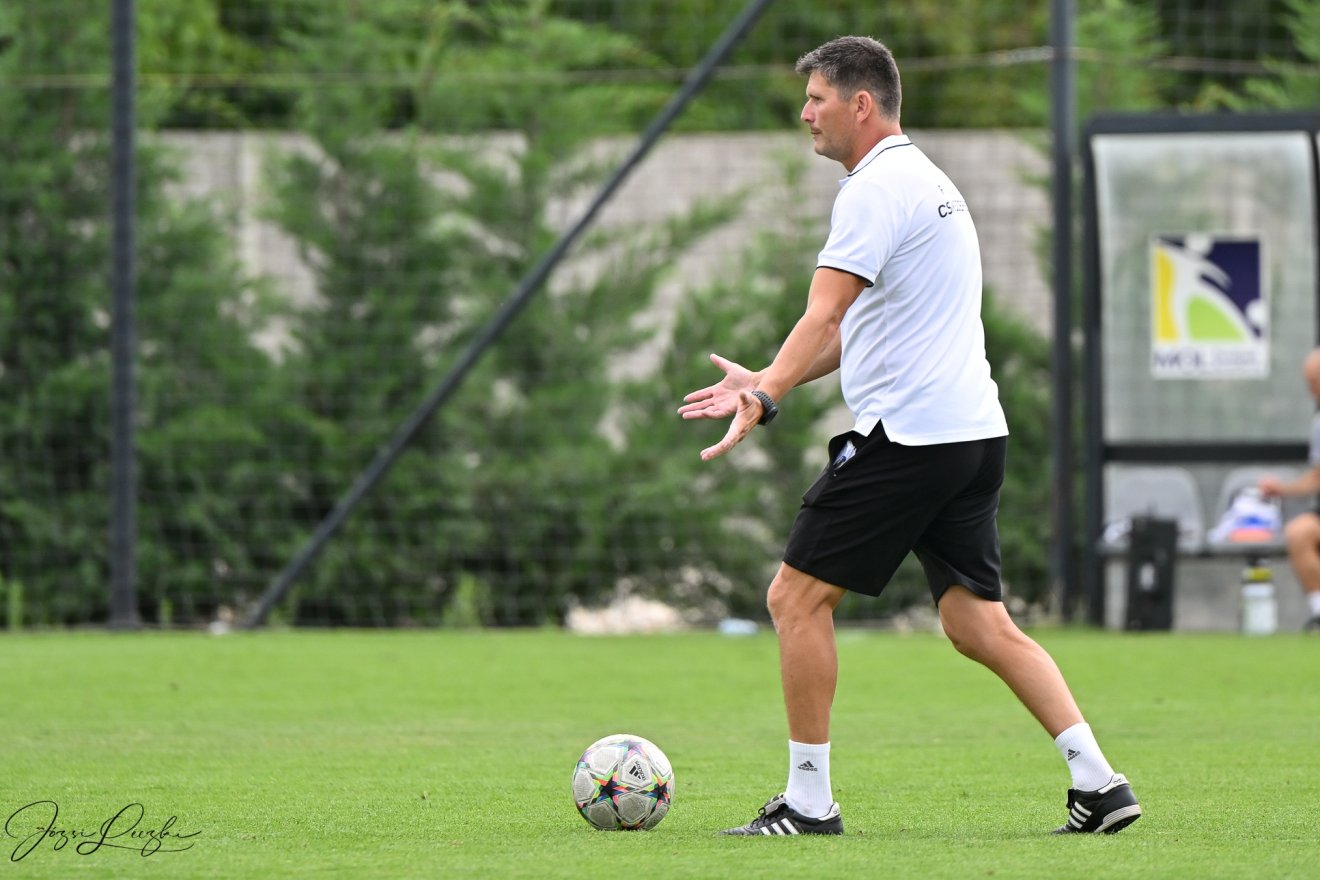 Demény Norbert, az FK Csíkszereda U19-es csapatának vezetőedzője •  Fotó: Leczki József