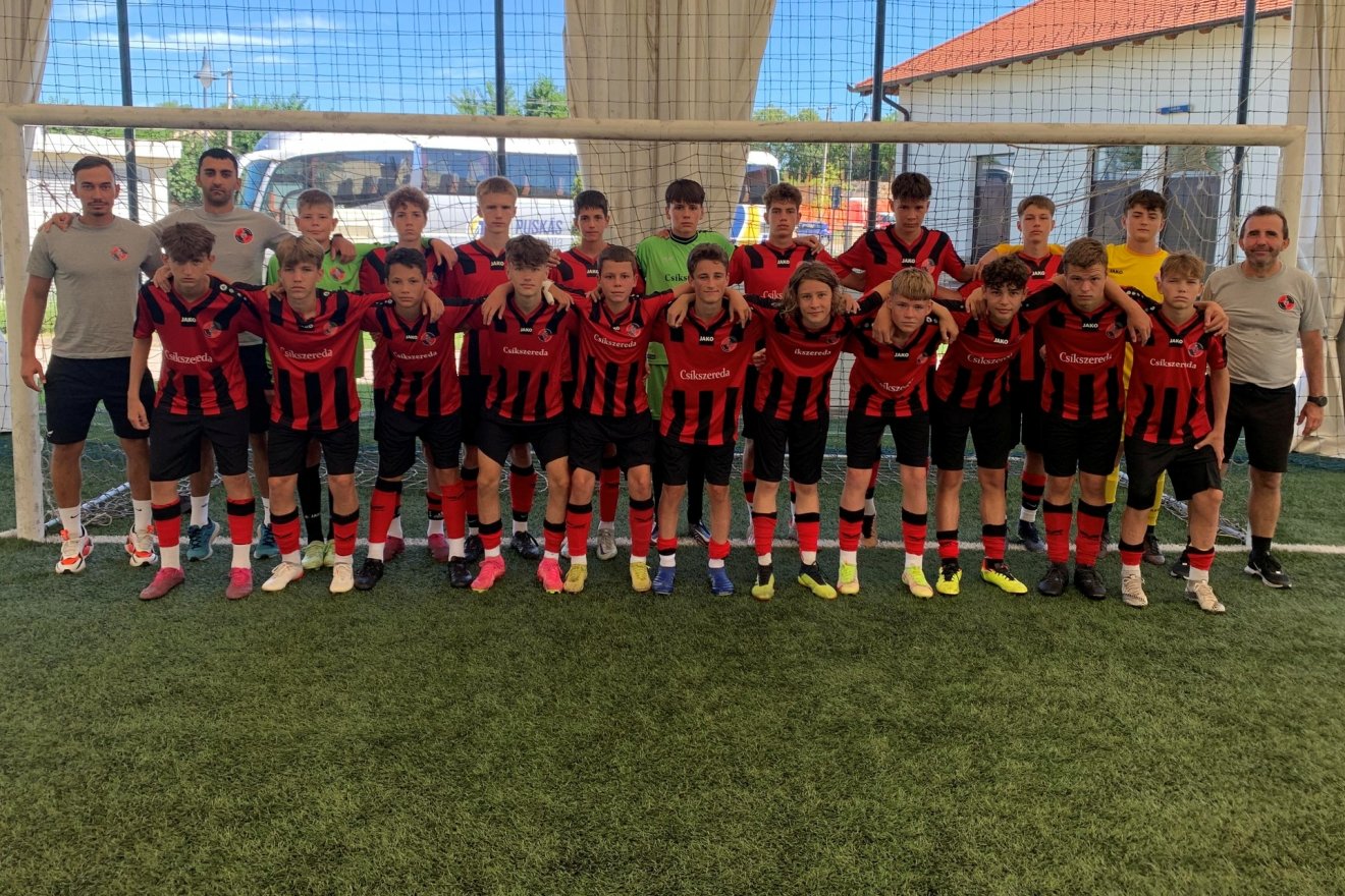 Az FK Csíkszereda U15-ös csapata Topolyán •  Fotó: FK Csíkszereda