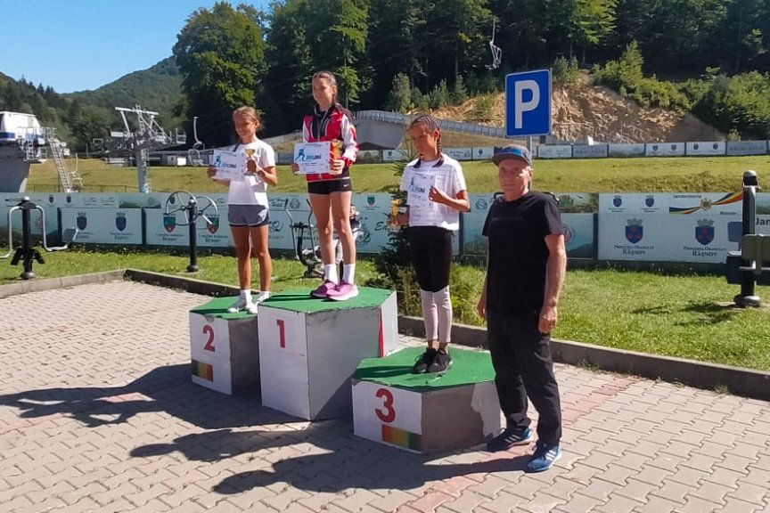 Györpál Csenge (jobbról a második) harmadik lett •  Fotó: Gecse Izabella