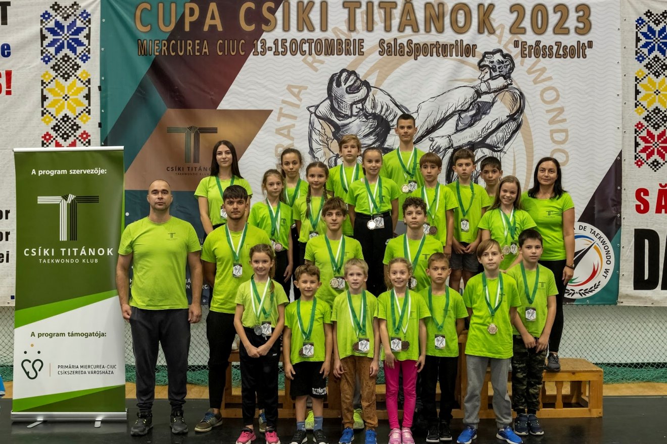 A Csíki Titánok csapata a hazai rendezésű versenyen •  Fotó: Csíki Titánok