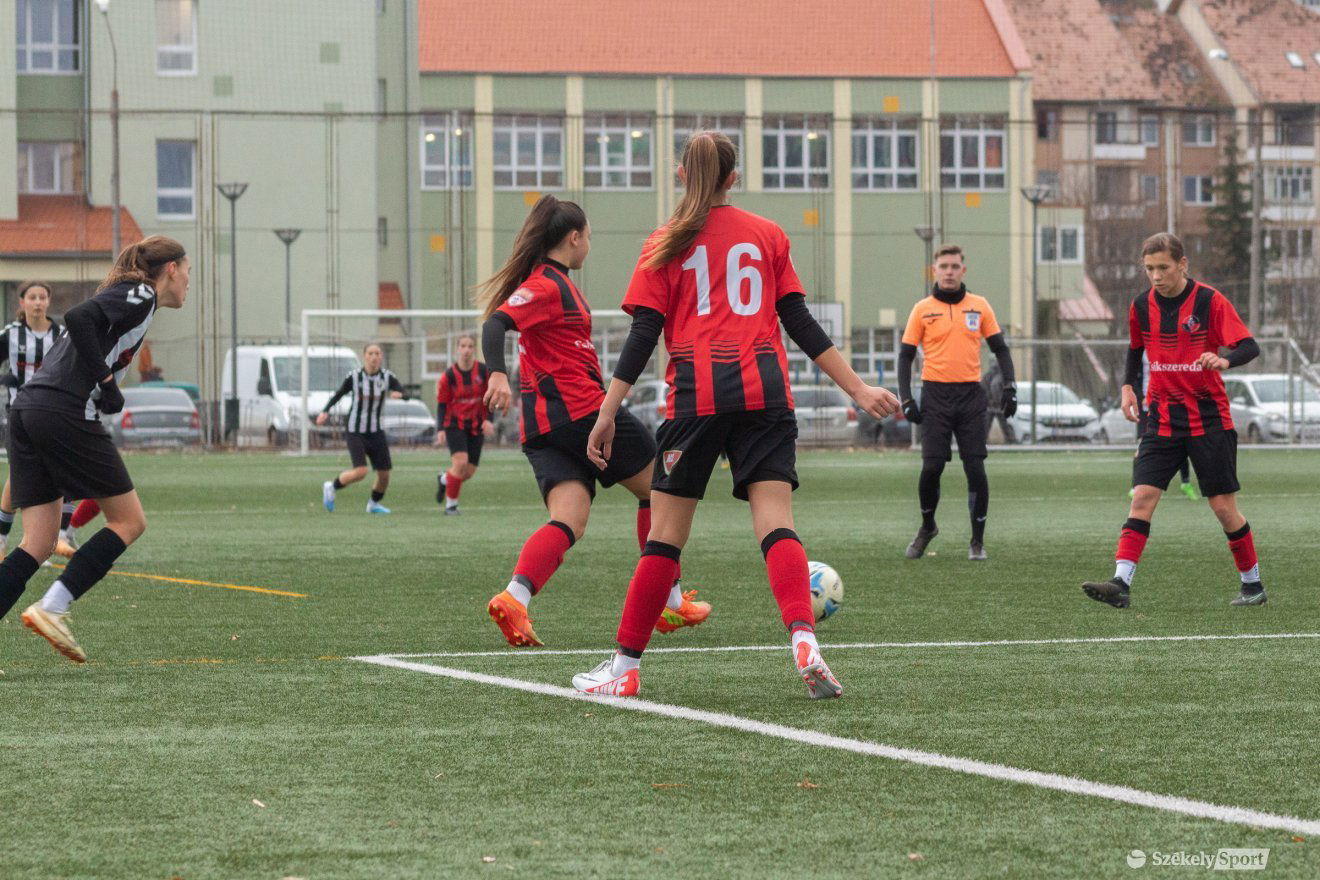 •  Fotó: Borbély Fanni