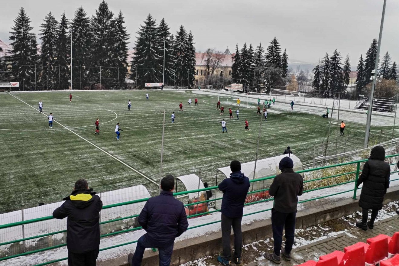 FK–Jászvásár U14-es mérkőzés a csíkszeredai, Kós Károly utcai pályán •  Fotó: FK Csíkszereda/ Farkas Endre