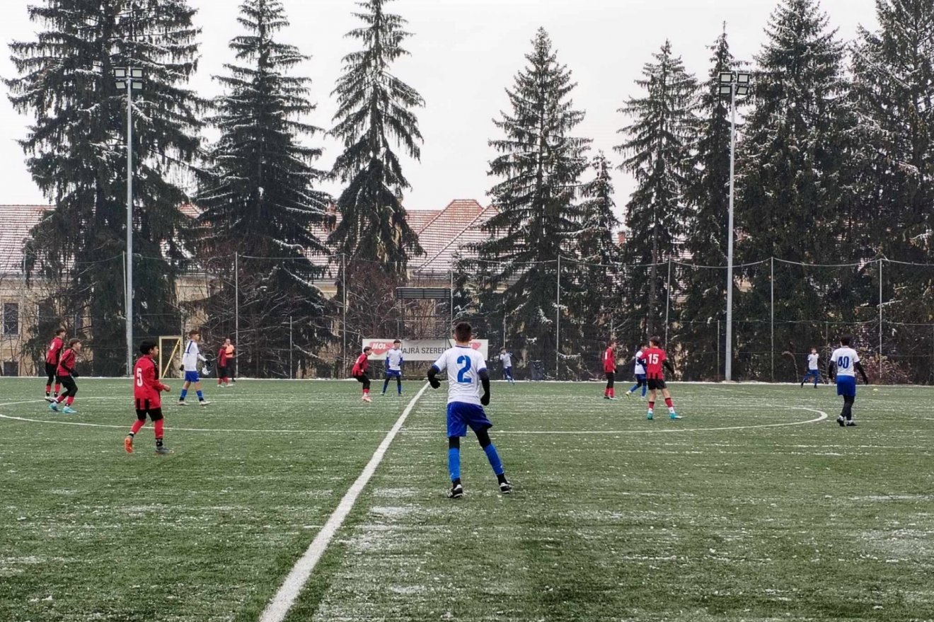 FK–Jászvásár U14-es mérkőzés a csíkszeredai, Kós Károly utcai pályán •  Fotó: FK Csíkszereda/ Farkas Endre
