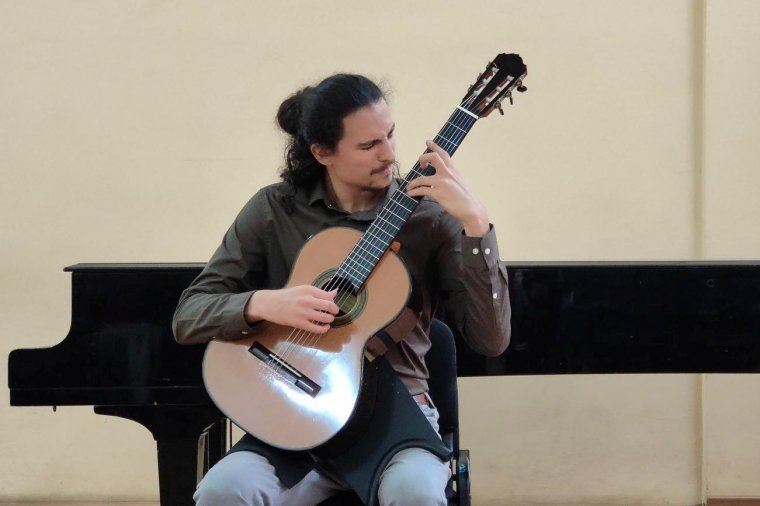 Gitárkoncert lesz a zabolai Mikes-kastélyban