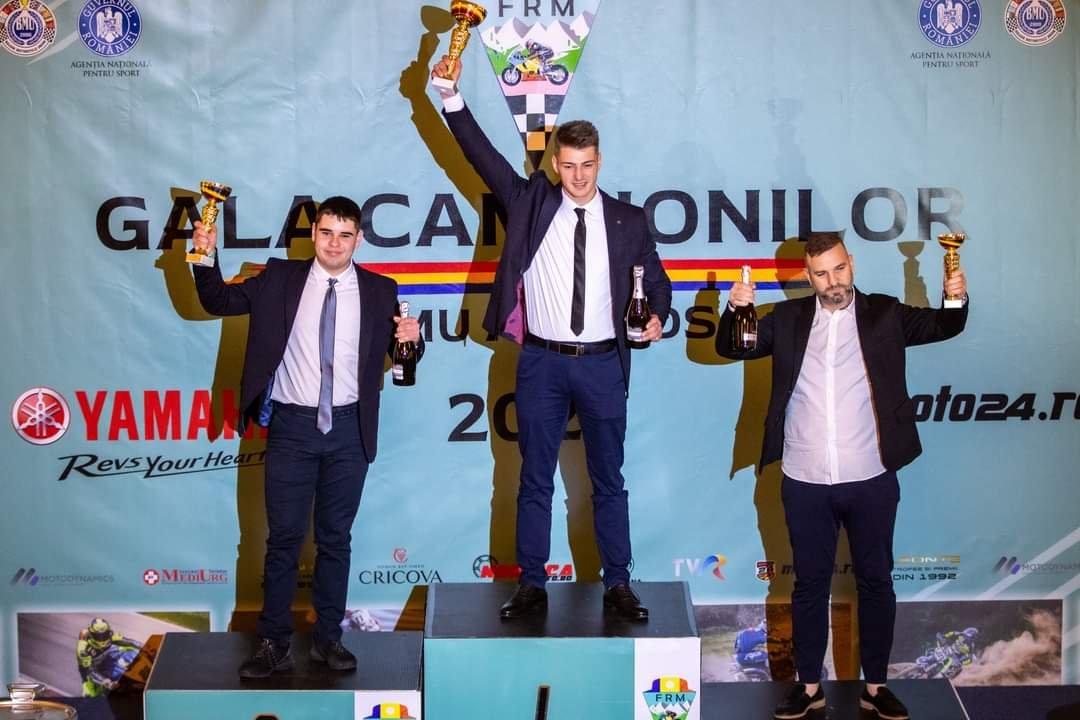 Svella Koppány (balról az első) a szakszövetség évvégi gáláján •  Fotó: Svella Koppány magángyűjteménye
