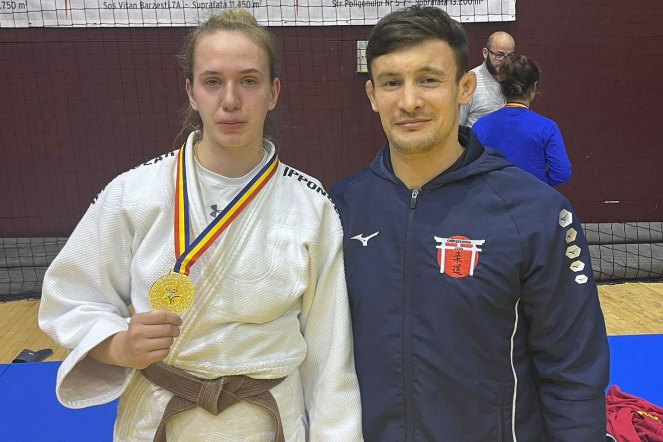 Lajos Orsolya és Papp Róbert Flórián edző •  Fotó: Albu Botond