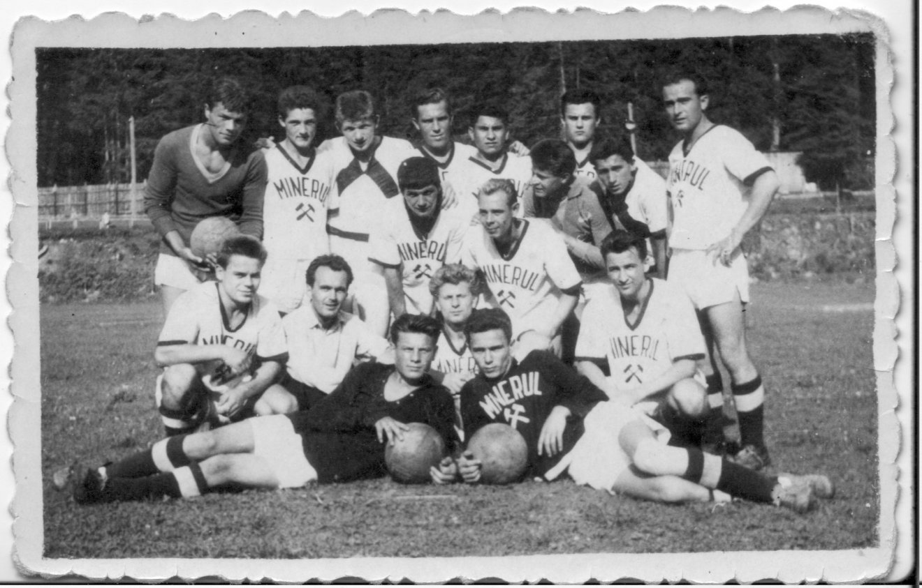 A Csíkszeredai Bányász csapata az 1960-as években •  Fotó: Gecző Tibor hagyatéka