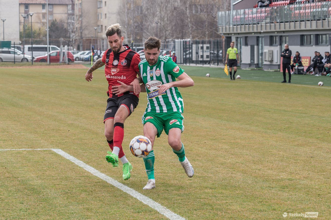 Barátságos meccs helyett tétmérkőzést játszhatott volna egymással a Sepsi OSK és az FK Csíkszereda, de ez nem jön össze •  Fotó: Pinti Attila
