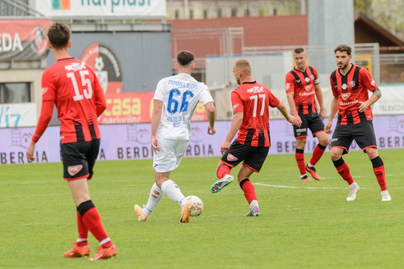 Veres Szilárd (jobbról) •  Fotó: FK Csíkszereda