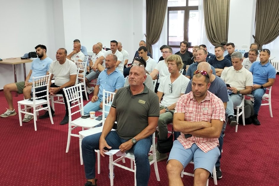 Minden székelyföldi klub képviselve volt a közgyűlésen •  Fotó: Román Jégkorong-szövetség (FRHG)