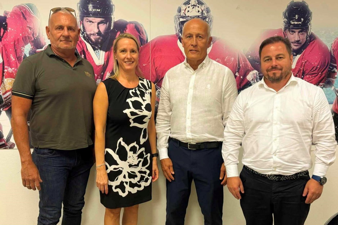 Balról jobbra: Hodos László, a Sportklub elnöke, dr. Kolbenheyer Zsuzsanna, az MJSZ elnöke, Kovács Csaba szakmai alelnök és Szabó József Bence főtitkár •  Fotó: Csíkszeredai Sportklub