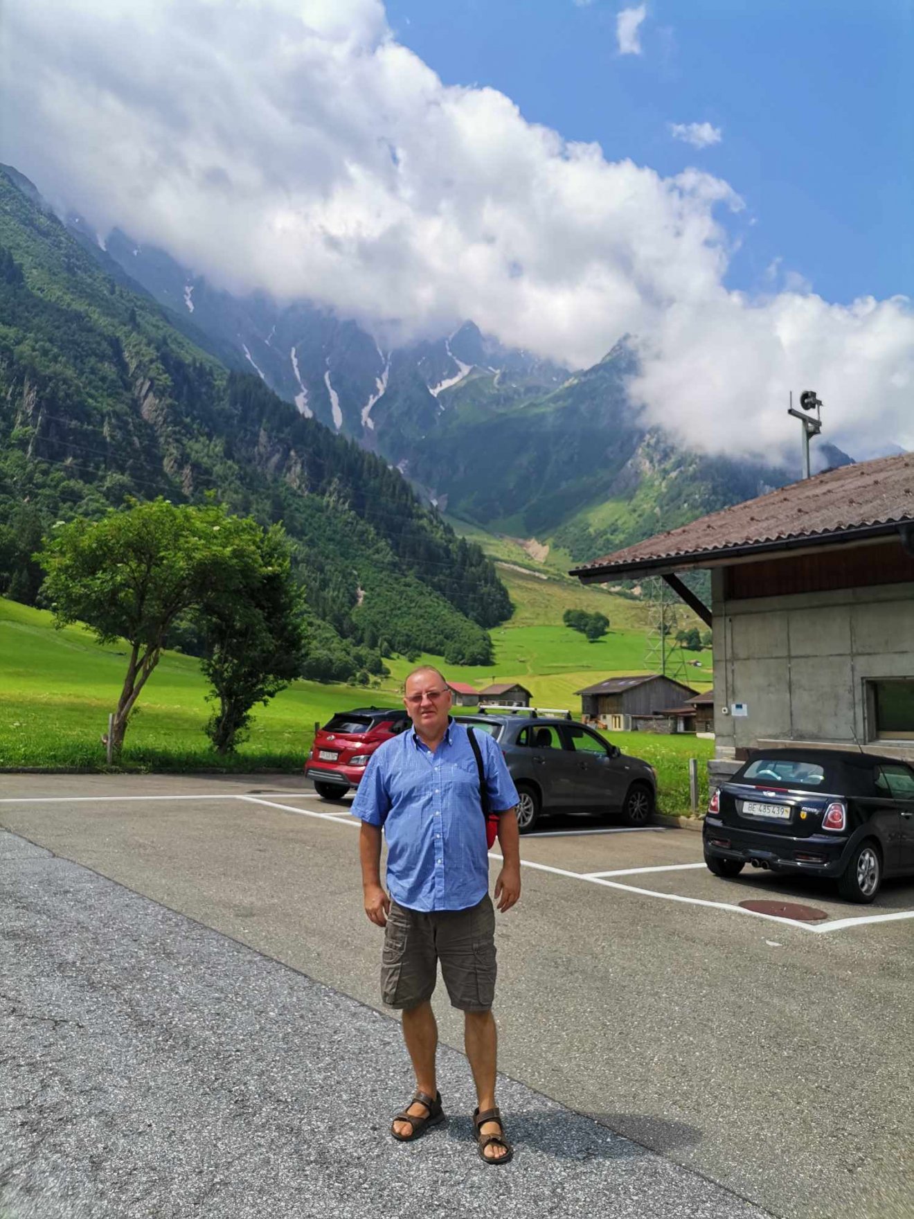 A Grimsel-hágó előtt •  Fotó: Dobos László