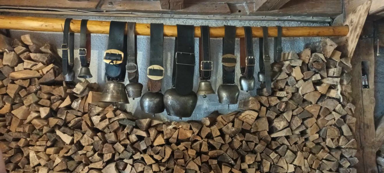 Turistavendéglő belseje a Jura-hegységben •  Fotó: Dobos László