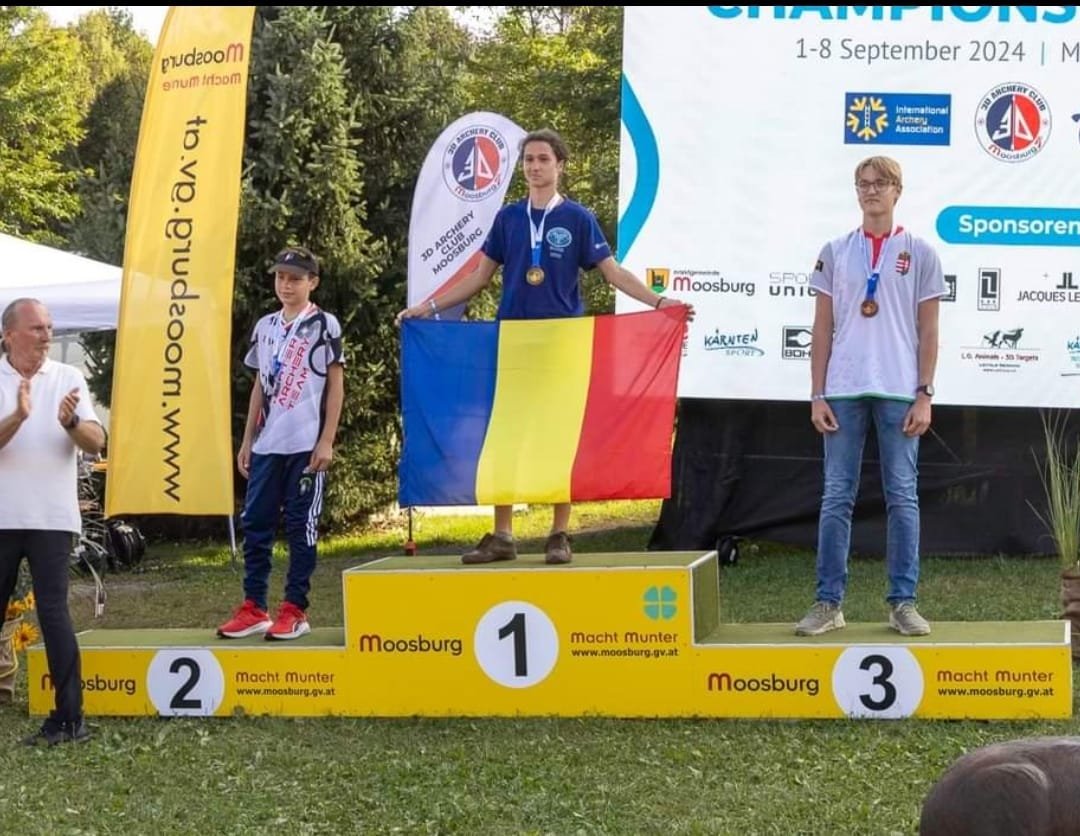 Bors Bence a dobogó legmagasabb fokán •  Fotó: Bors Zoltán