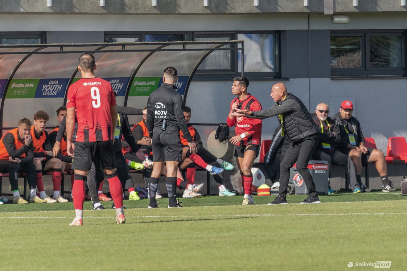Ilyés Róbert: „a legnagyobb problémánk inkább az ellenfelek ultra defenzív védekezése” •  Fotó: Pinti Attila
