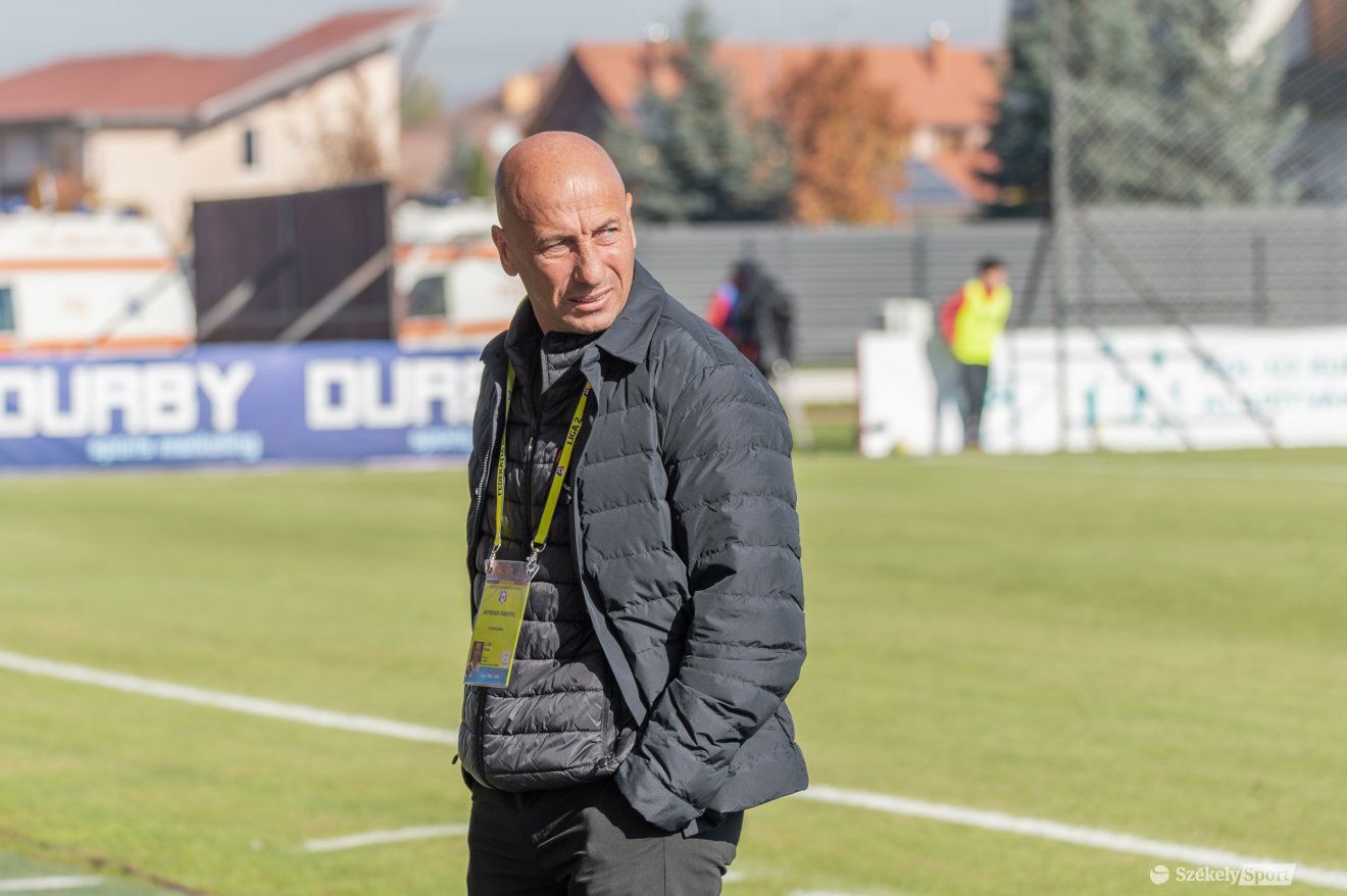 Ilyés Róbert, az FK Csíkszereda vezetőedzője •  Fotó: Pinti Attila